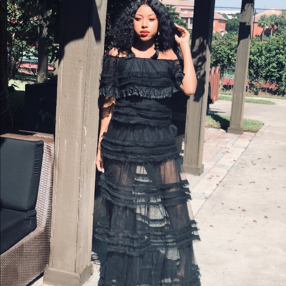 Black off the shoulder maxi dress - Picture 8 of 8